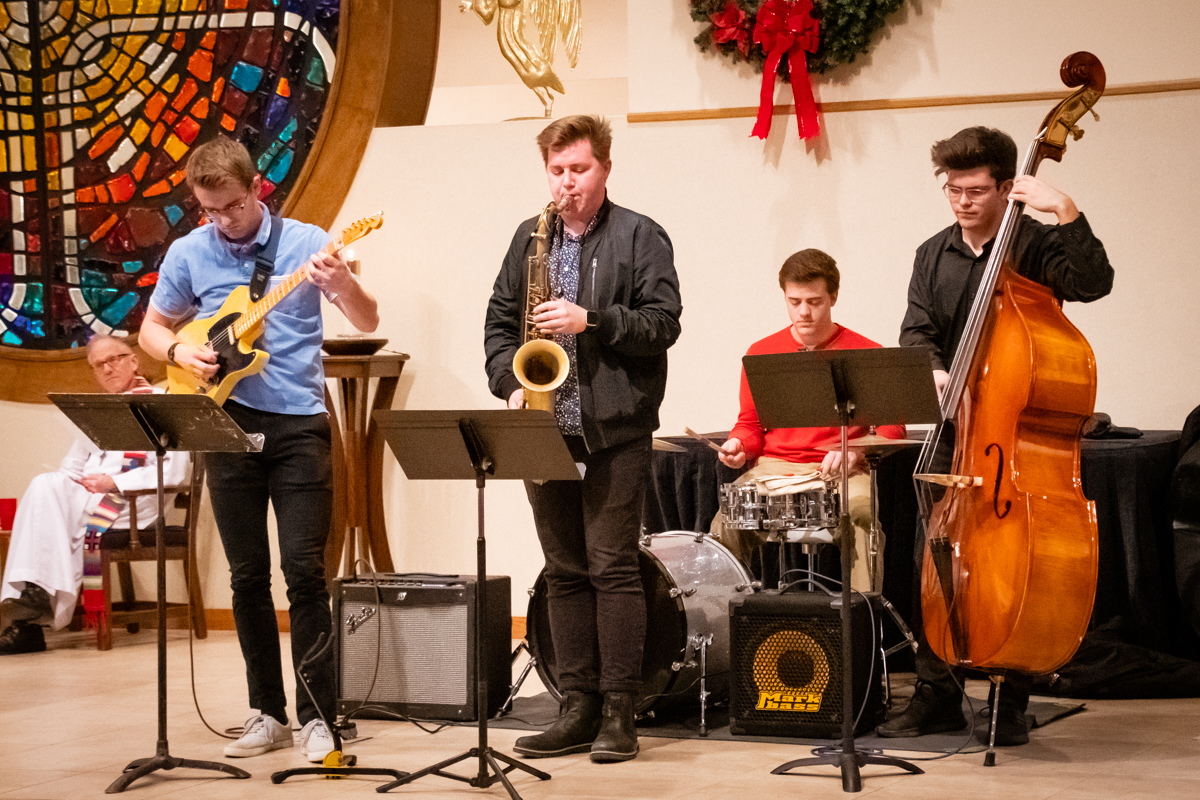 December 24, 2018:  The early Christmas Eve service was an upbeat and festive Worship service highlighted by Jazz music. 